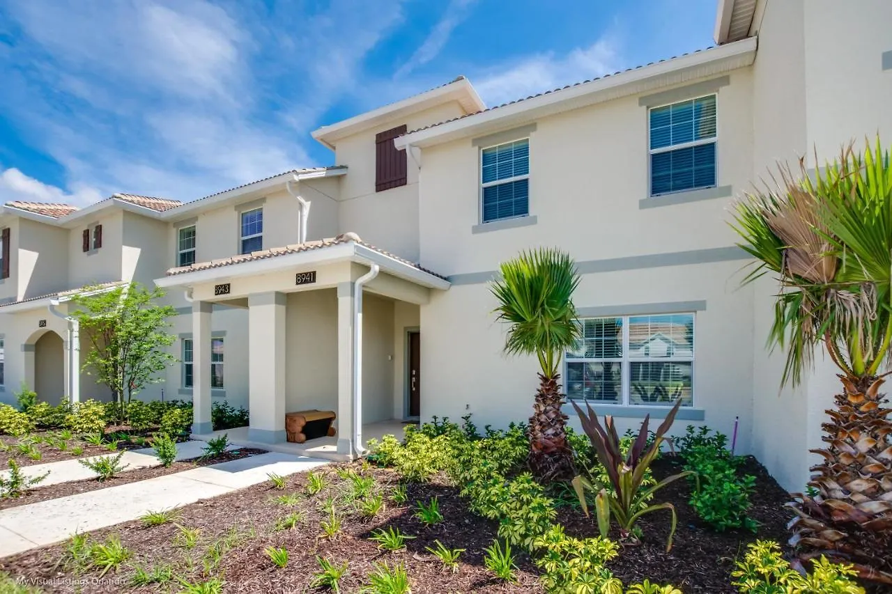 Lovely Town Home With Splash Pool Davenport