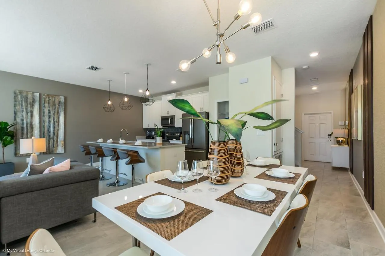 Casa de Férias Lovely Town Home With Splash Pool Davenport