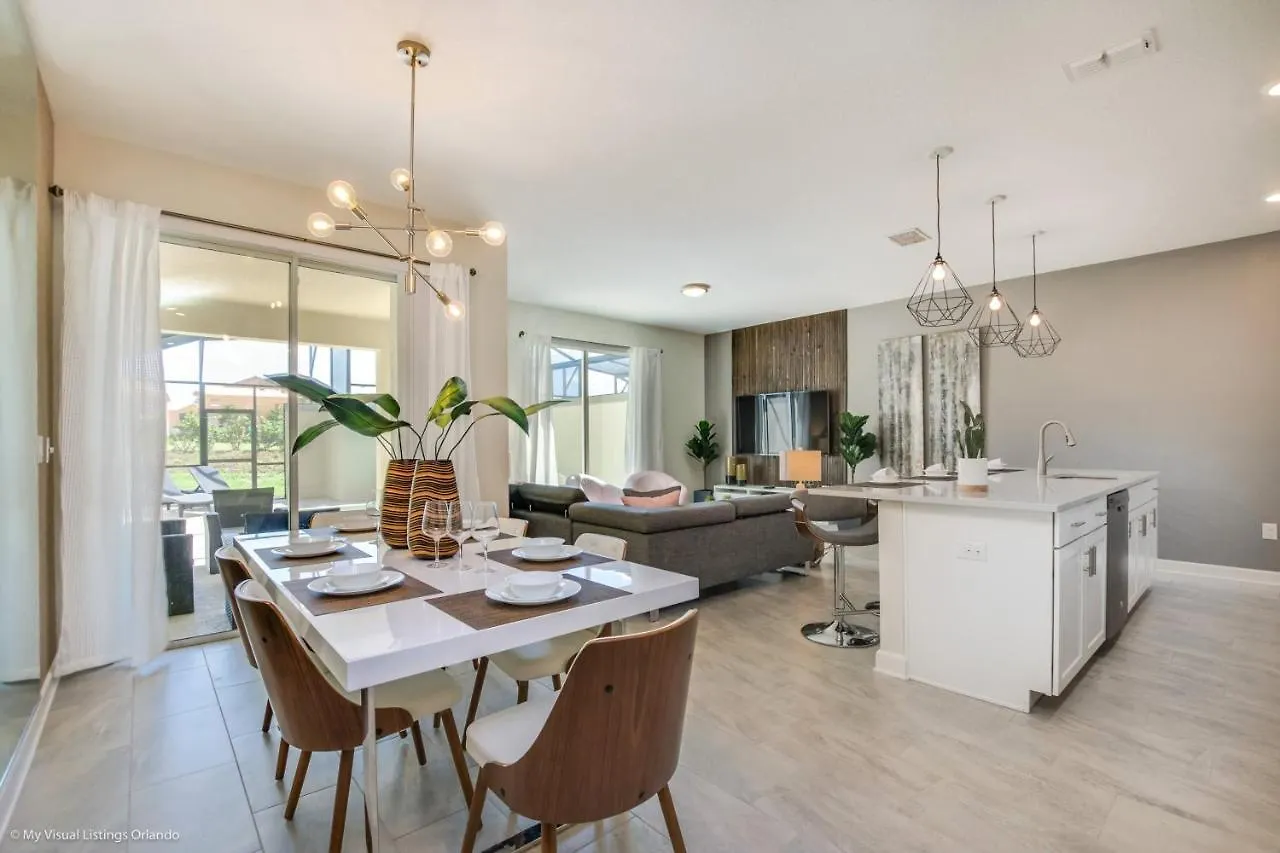 Casa de Férias Lovely Town Home With Splash Pool Davenport