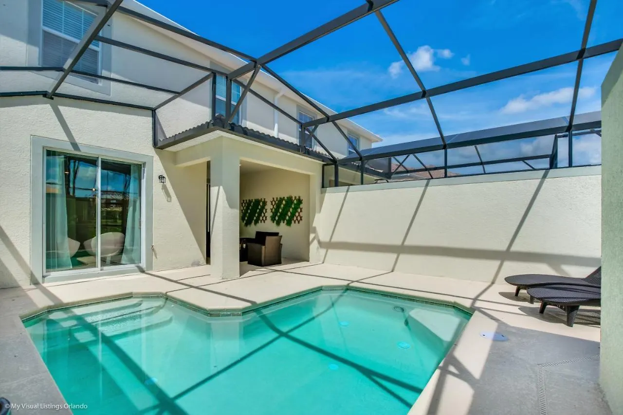 Lovely Town Home With Splash Pool Davenport