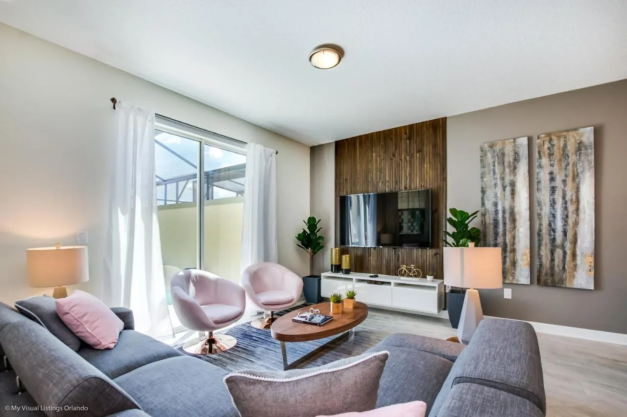 Lovely Town Home With Splash Pool Davenport 0*,