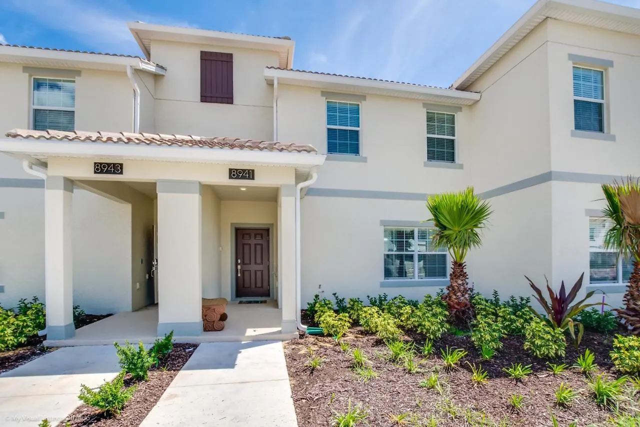 Lovely Town Home With Splash Pool Davenport